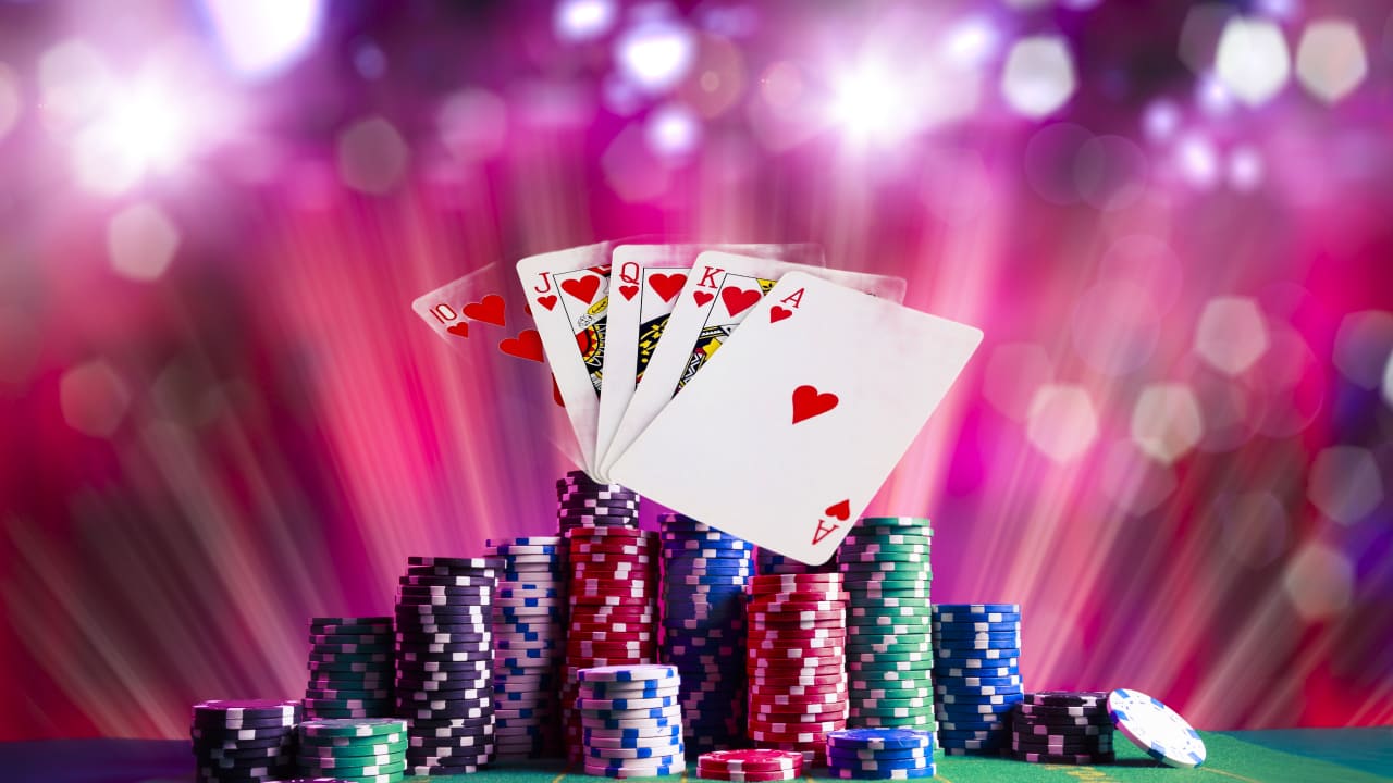 online poker cards and chips